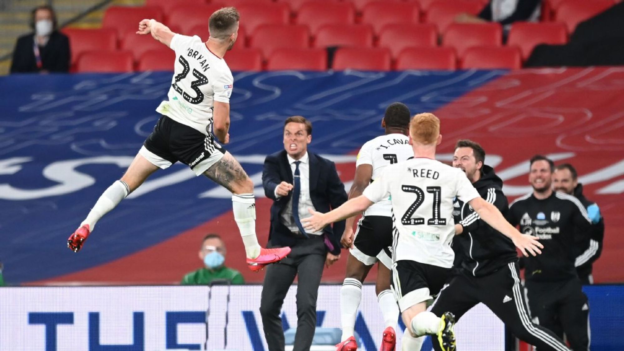 家队站上更 家队站上更